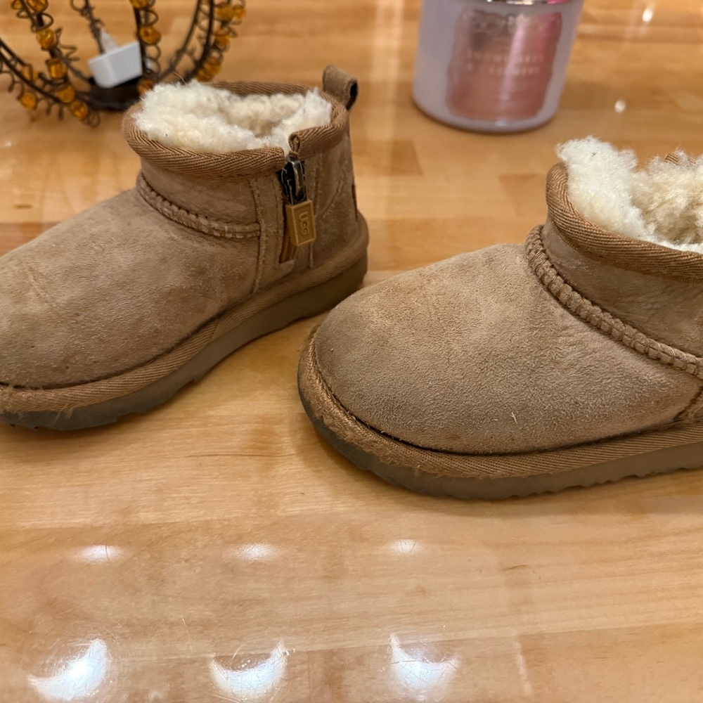 Ugg Minis